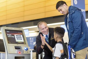 alaska airlines gate check stroller