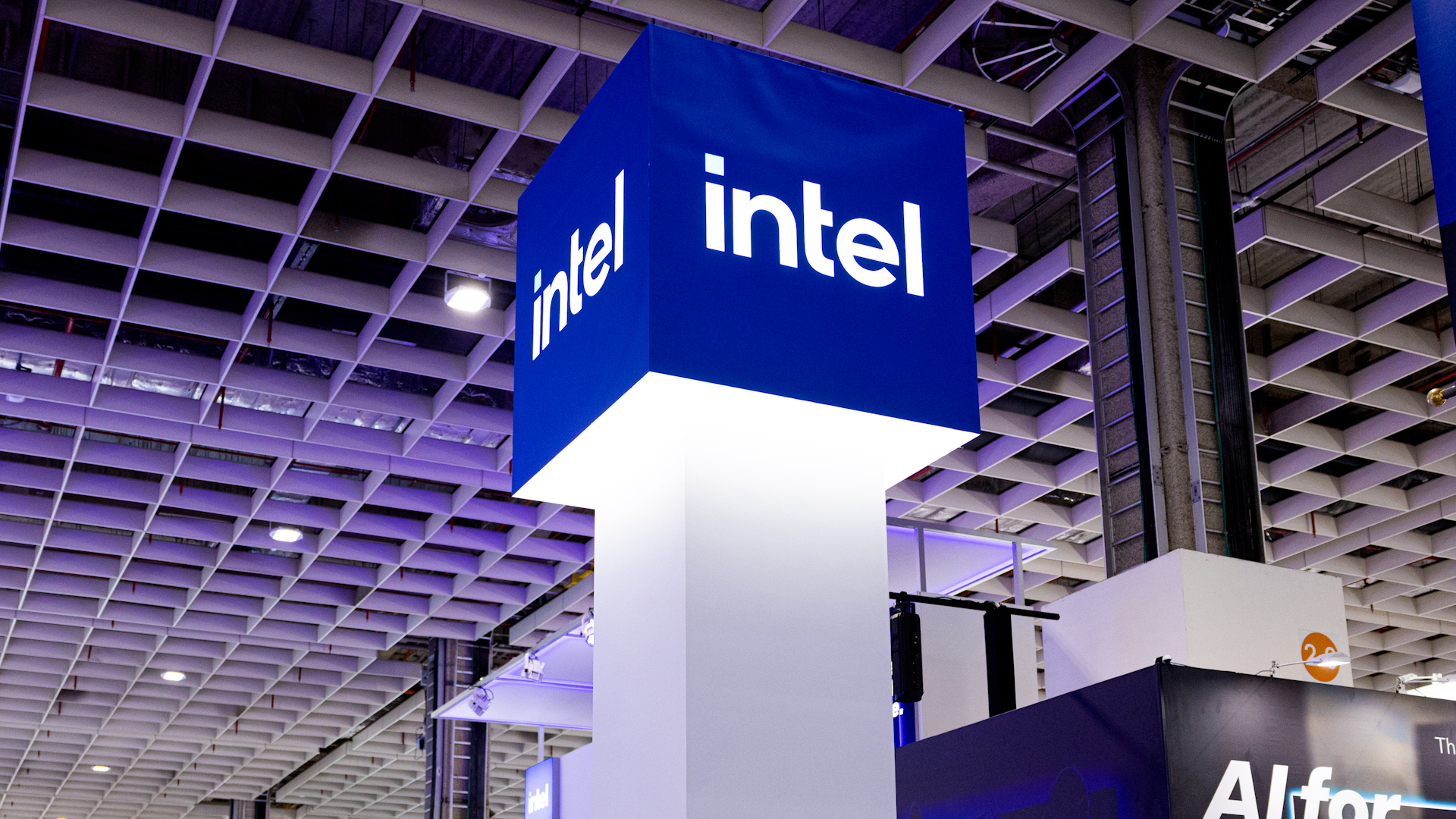 US Government Eyes Stake in Intel