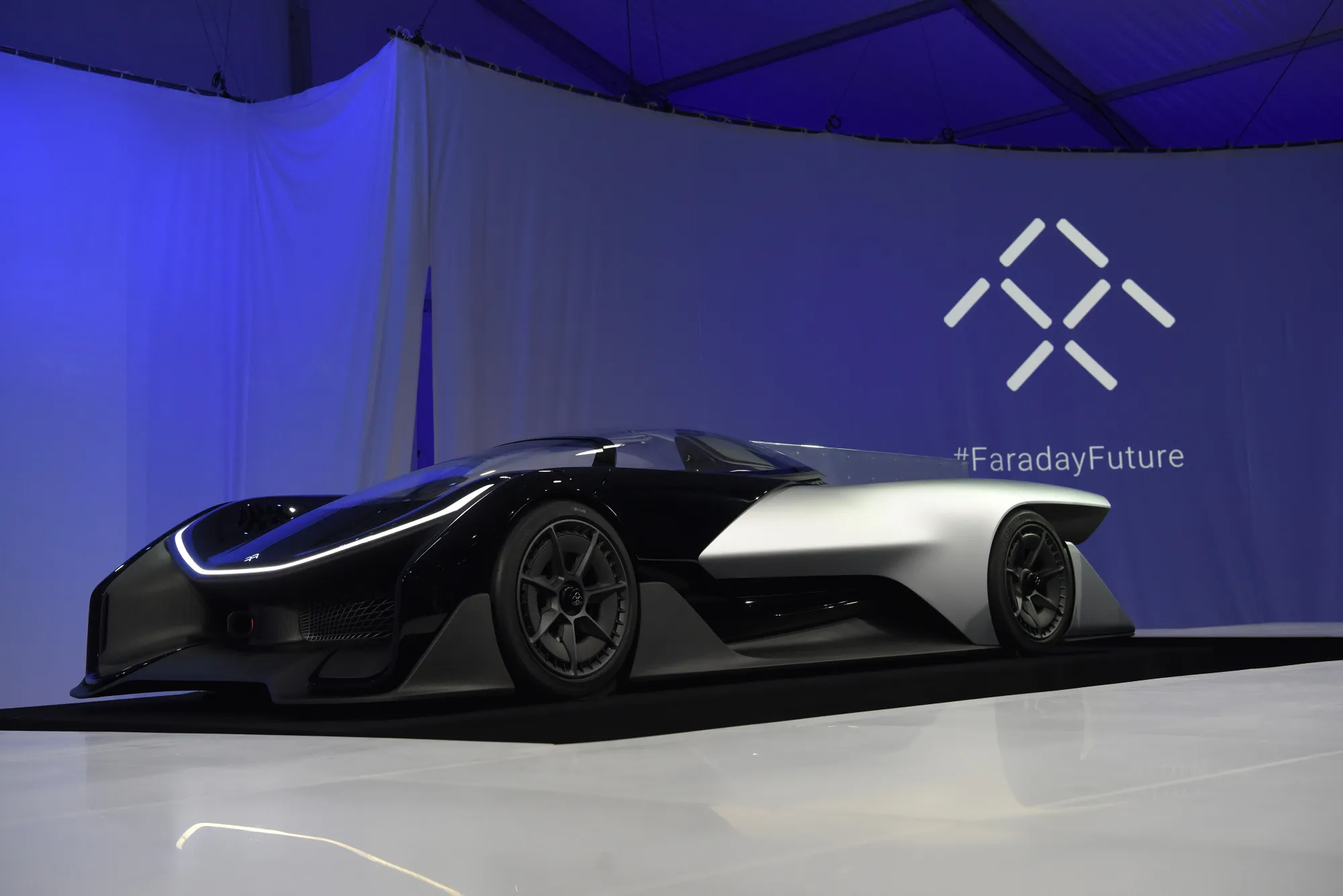 Amazon.com: Form Follows Function: The Art of the Supercar