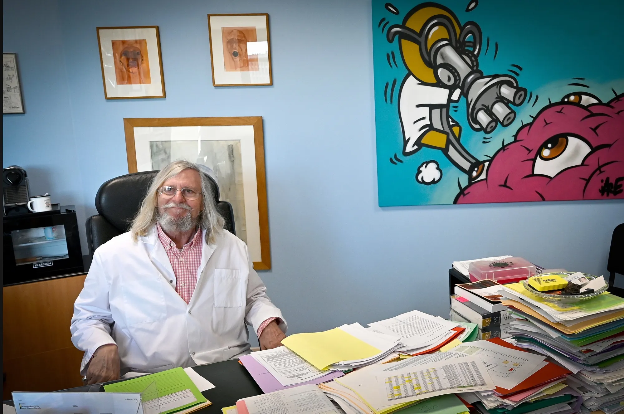 French professor Didier Raoult’s fans hang on his every word, but critics says he’s&nbsp;potentially raising false hopes.