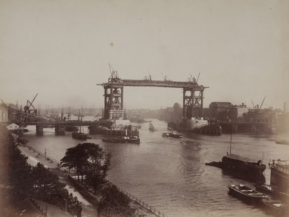 London's Tower Bridge under construction in 1892.