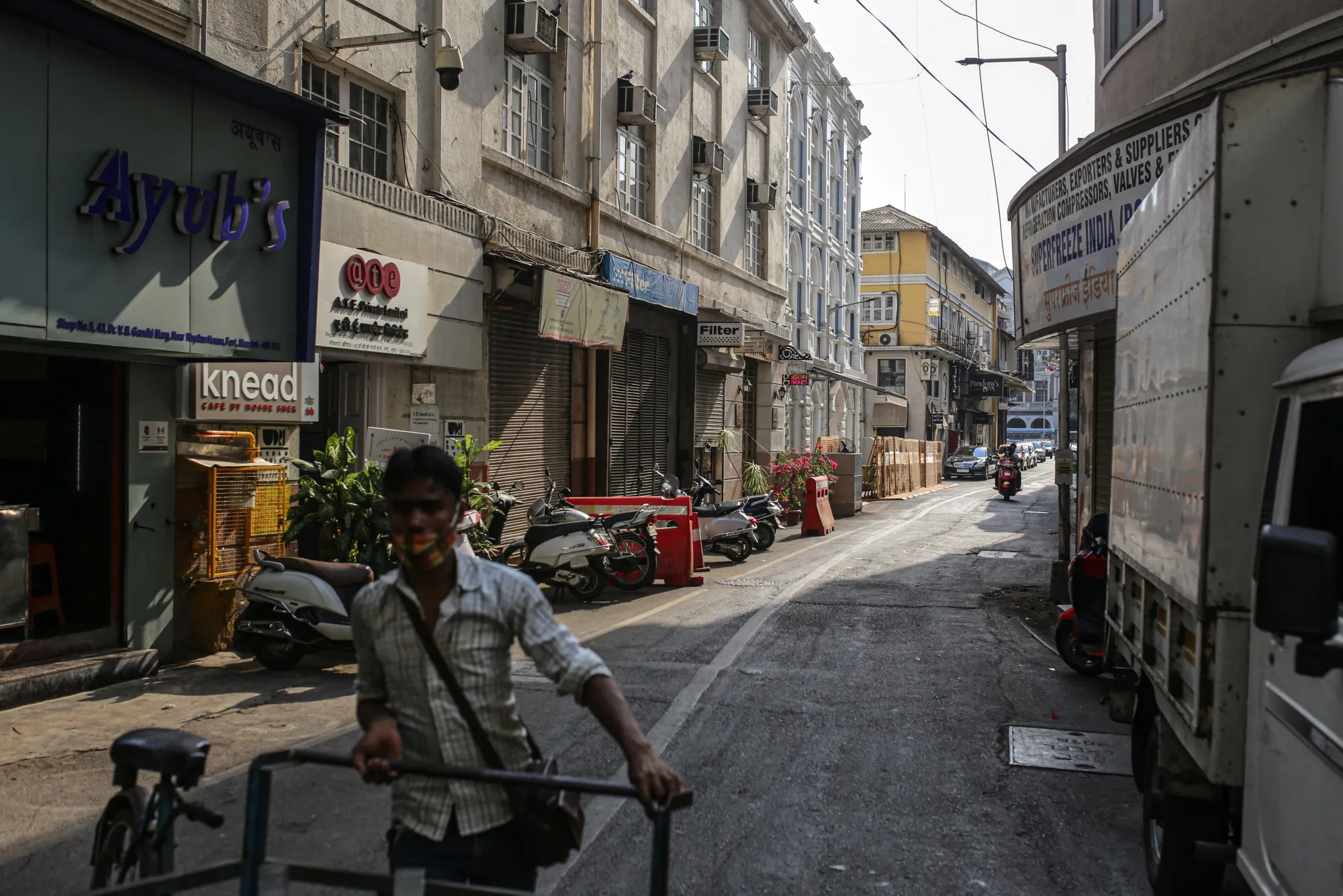India Fights to Stem the World’s Biggest Surge in Covid-19 Cases