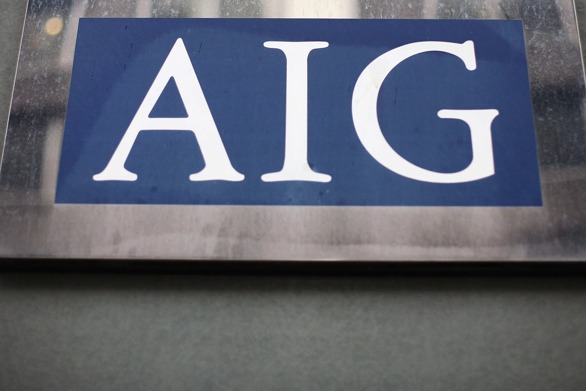 AIG Falls as Profit Hurt by Underwriting Slump, Charge - Bloomberg