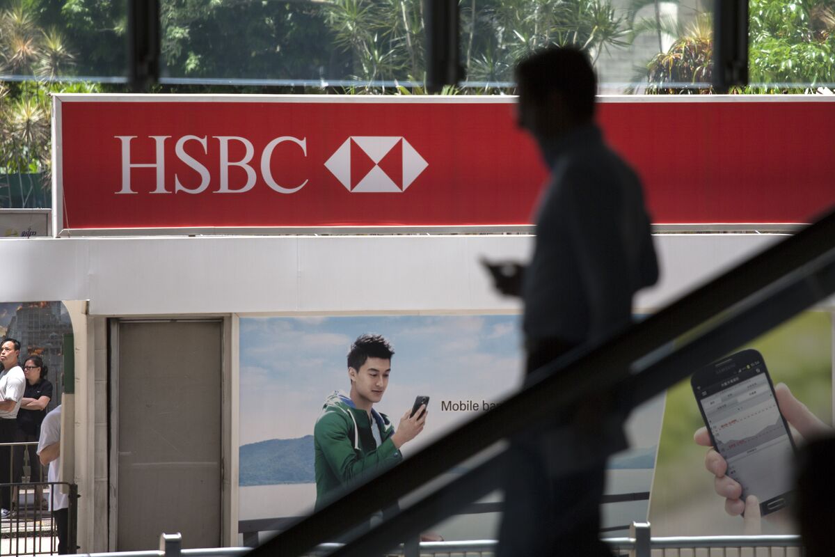 HSBC Is Said to Consider Selling Singapore Insurance Business
