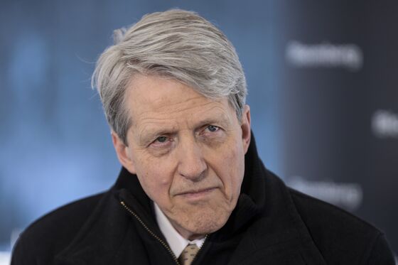 Robert Shiller on Recession Risk, 2020 Democrats and Fear Itself
