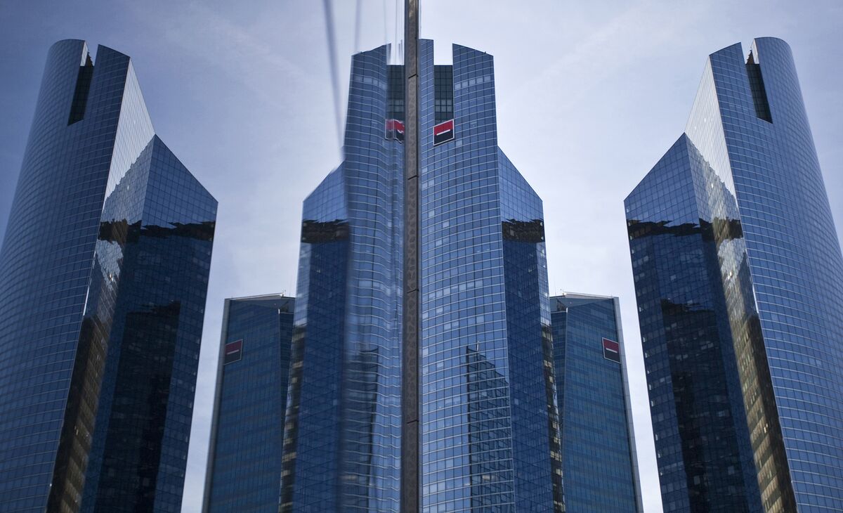 Socgen To Cut Investment Bank Bonuses 20 After Trading Hit Bloomberg