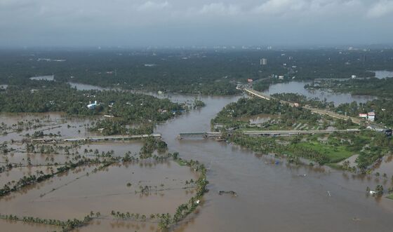 India Steps Up Flood Relief Efforts as Death Toll Hits 336