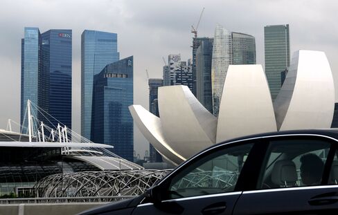 DBS Agrees to Pay S$1.04 Billion for Stake in Marina Bay Tower