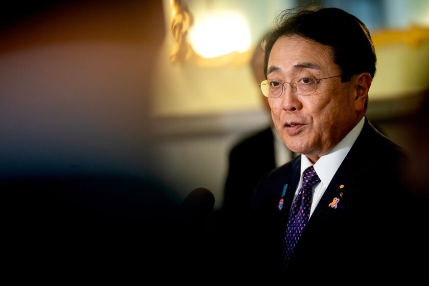 Trump-Ishiba Call Gives Akazawa Momentum For Trade Talks
