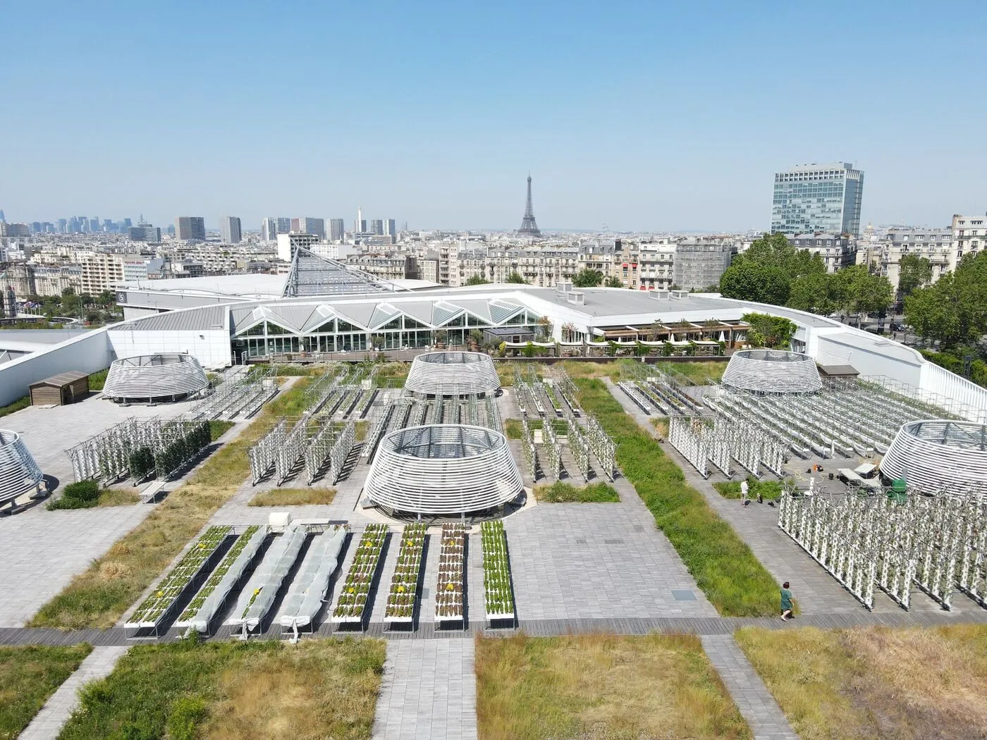 
Europe’s largest rooftop farm, Nature Urbaine in Paris, can produce 10 tons of produce each season.&nbsp;
