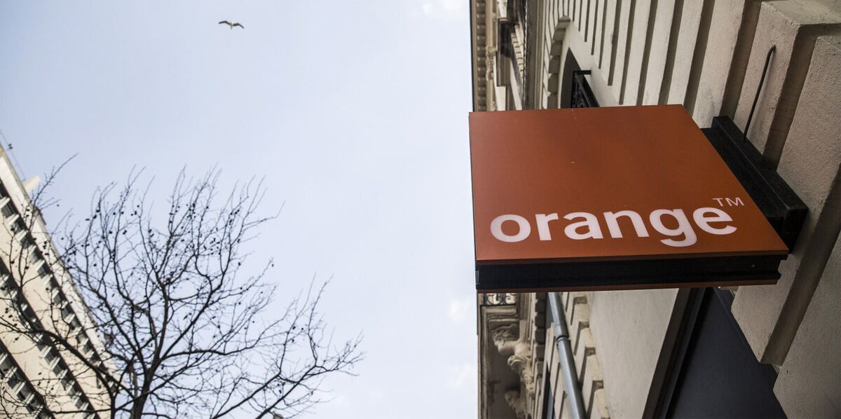 Orange Apologizes for Emergency-Phone Failure as Pressure Grows - Bloomberg