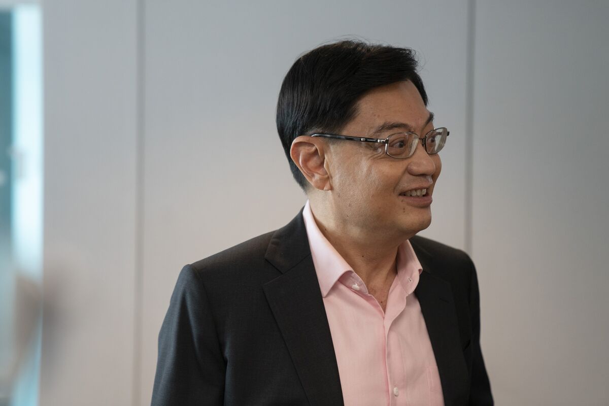 Singapore Deputy Premier Heng Steps Down Ahead of May 3 Election