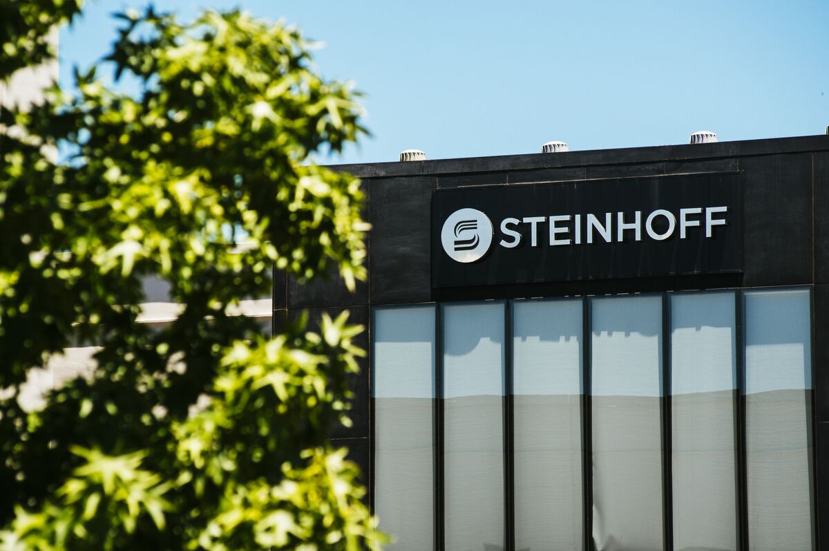Steinhoff’s End Comes as Advisers Collect $495 Million in Fees - Bloomberg