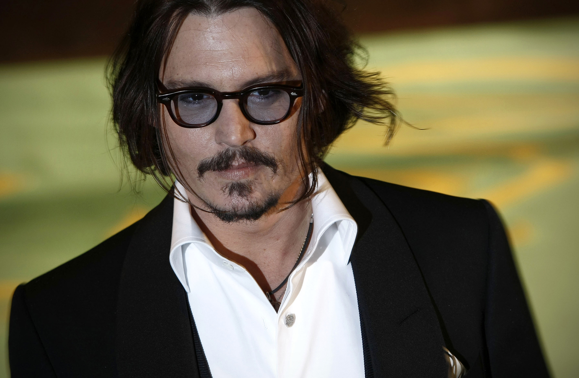 Johnny Depp, Ex-Business Manager Trade Blame for Lost Riches - Bloomberg