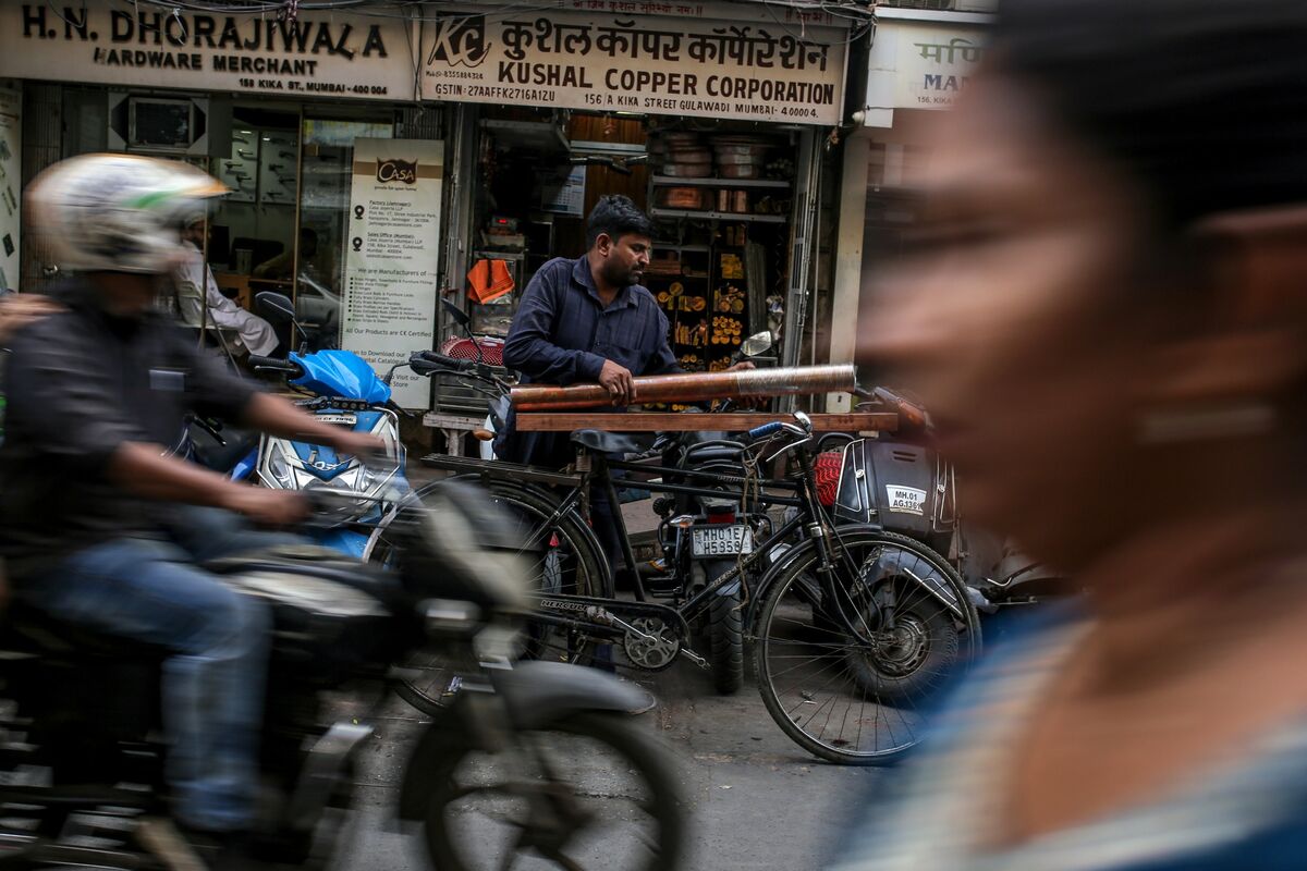 bloomberg.com - Shruti Srivastava - India's Economic Activity Picks Up Pace, Latest Flash PMI Shows