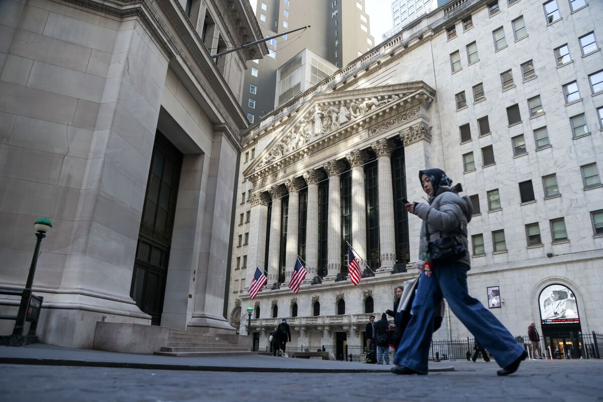 Blackstone’s Liftoff Said to Weigh IPO Refile as Soon as Tuesday