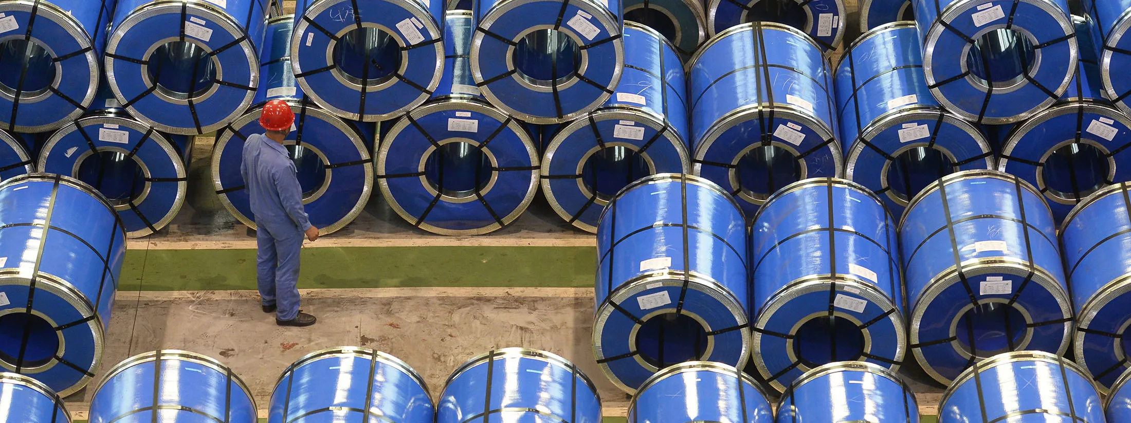 China Crude Steel Output Falls 2.3 Percent In 2015