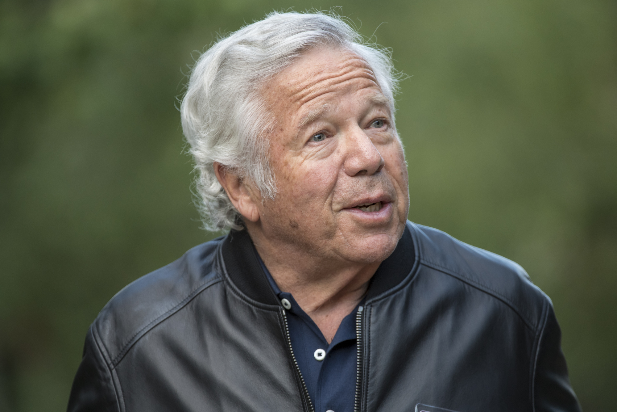 Adam Schefter and Robert Kraft are co-investors in a gambling app