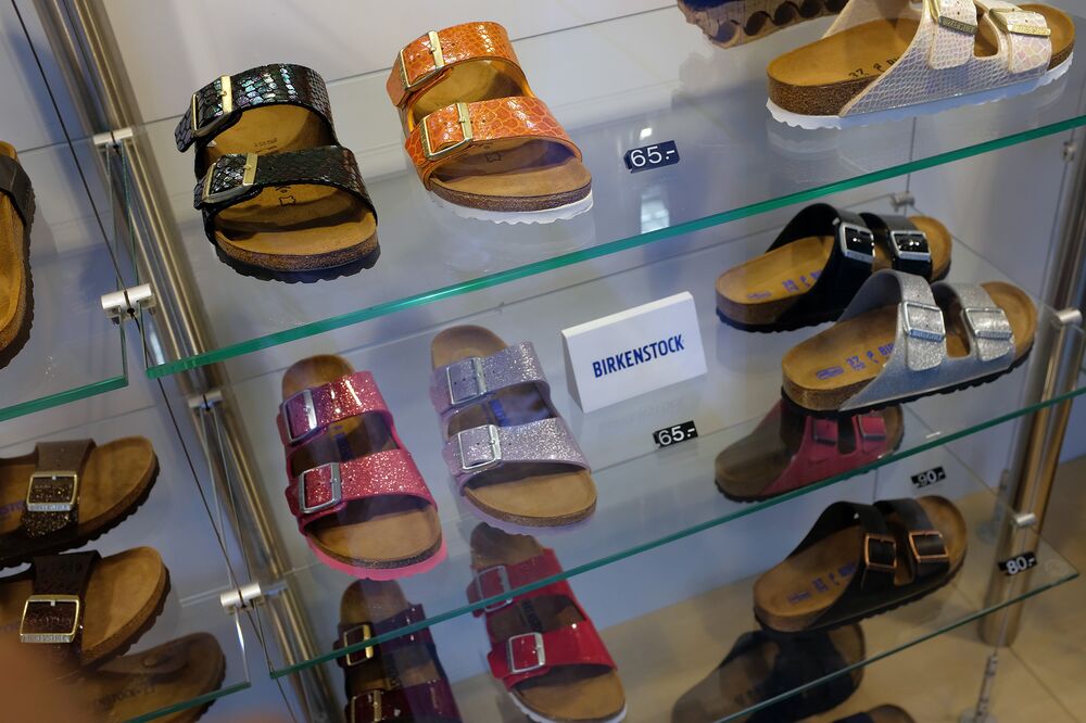 what retail stores sell birkenstocks