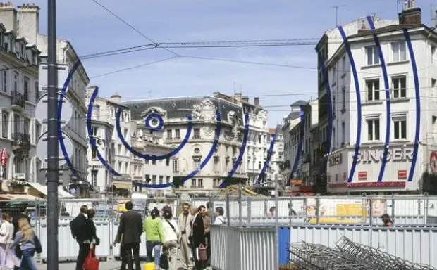 This Street Art Will Blow Your Mind - Bloomberg