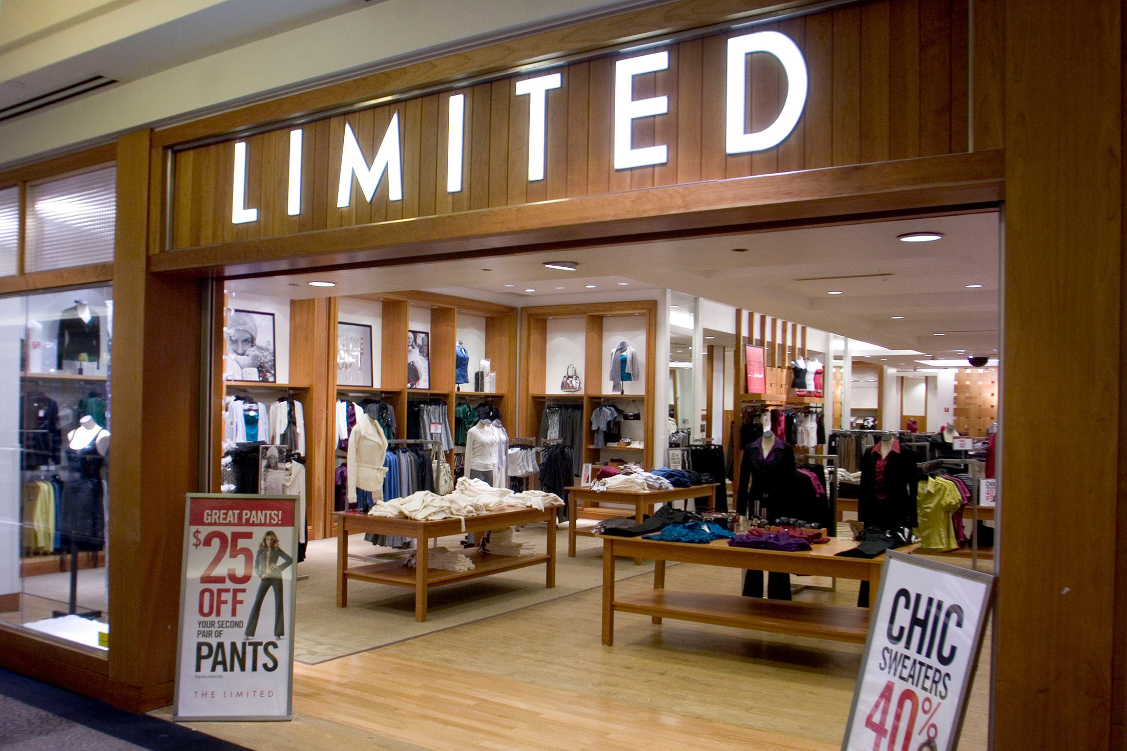 Limited Stores Is Said to Plan for Bankruptcy and Possible