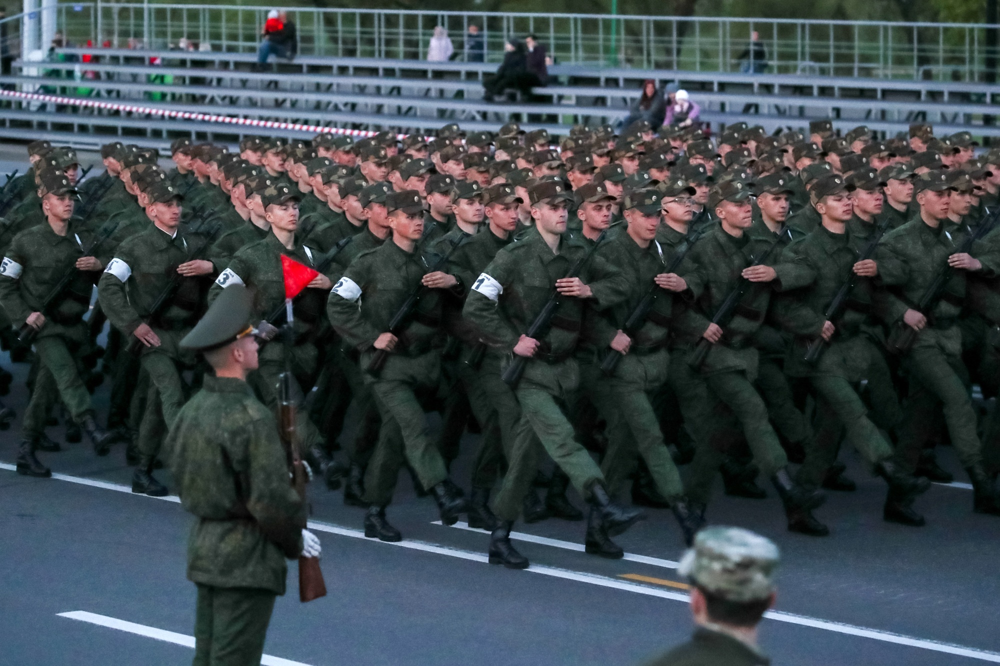 Belarus Holds Military Parade, Defies Neighbors' Virus Fears - Bloomberg