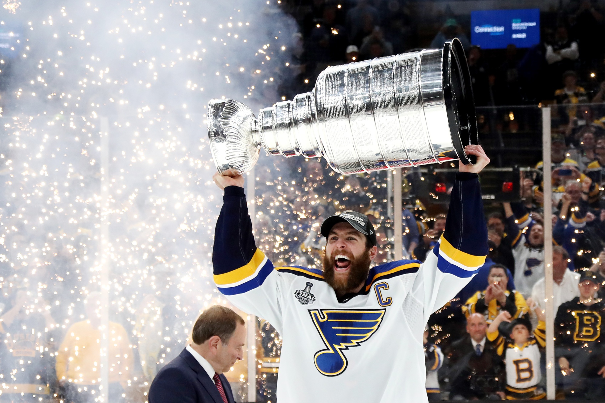 St. Louis Blues had fantastic reactions to seeing Stanley Cup