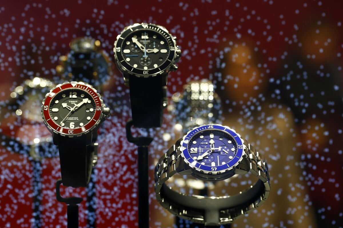 Swatch Group Halts Watch Exports to Russia But Keeps Stores Open