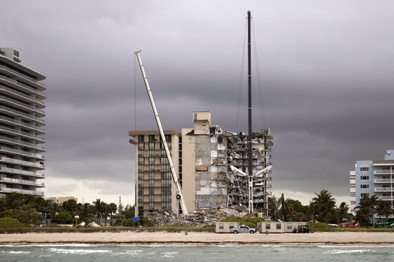Miami Building Collapse Sows Fear Among City’s Condo Owners