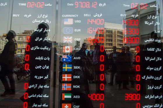 Iranians Dread the Pain of New Sanctions