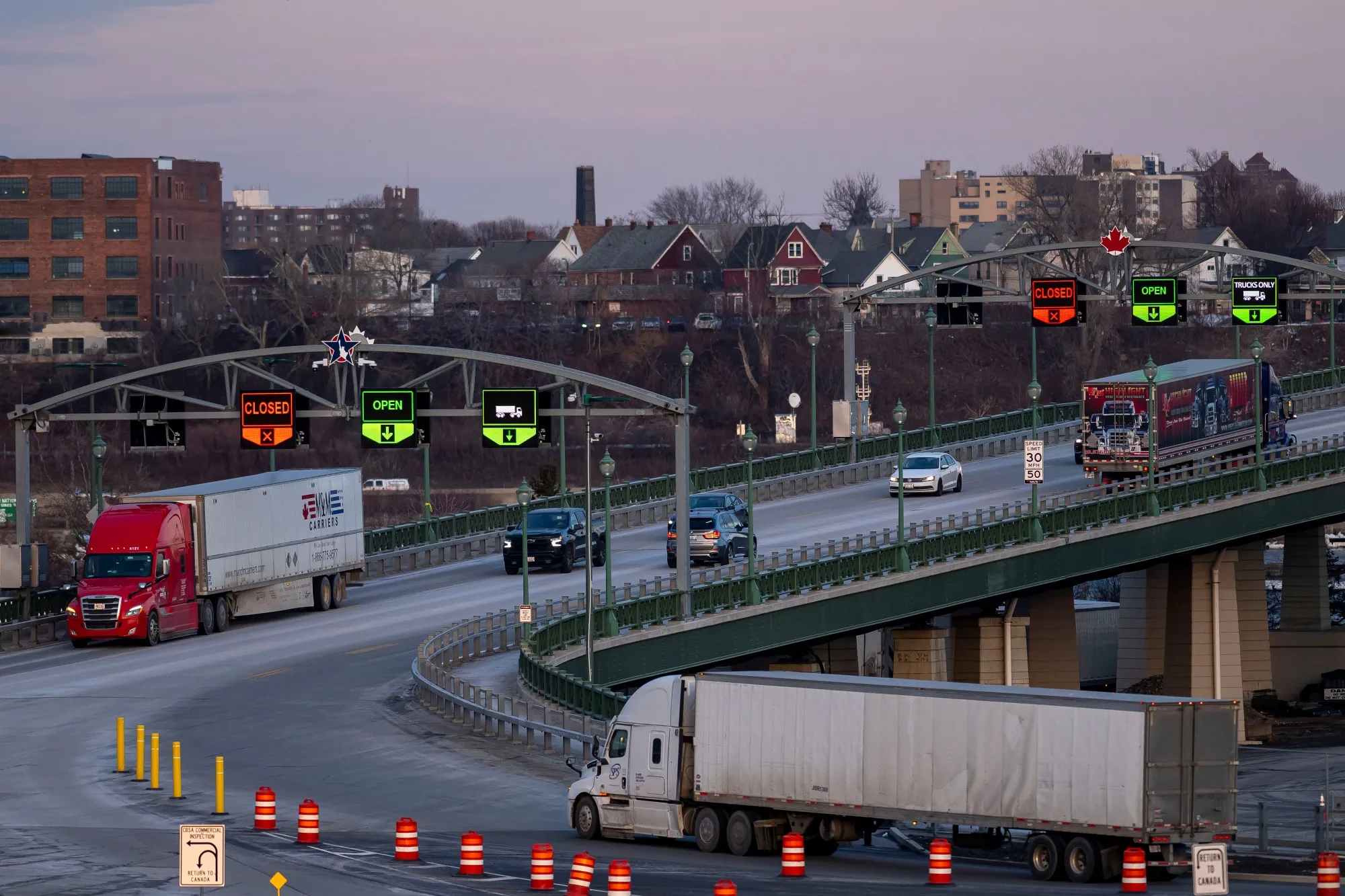 トランプ大統領はカナダに対し100%の関税を警告
