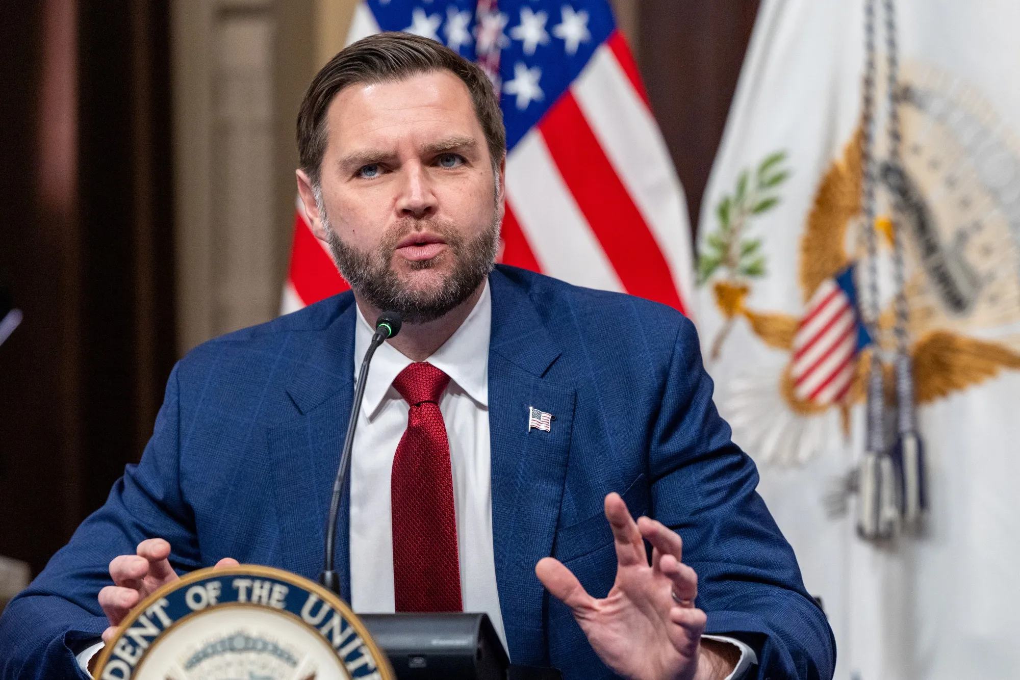 バンス米副大統領、パキスタン訪問を取りやめ-AP - Bloomberg