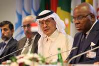 OPEC+ Meeting Mulls Production Cut in Move Set to Irk US