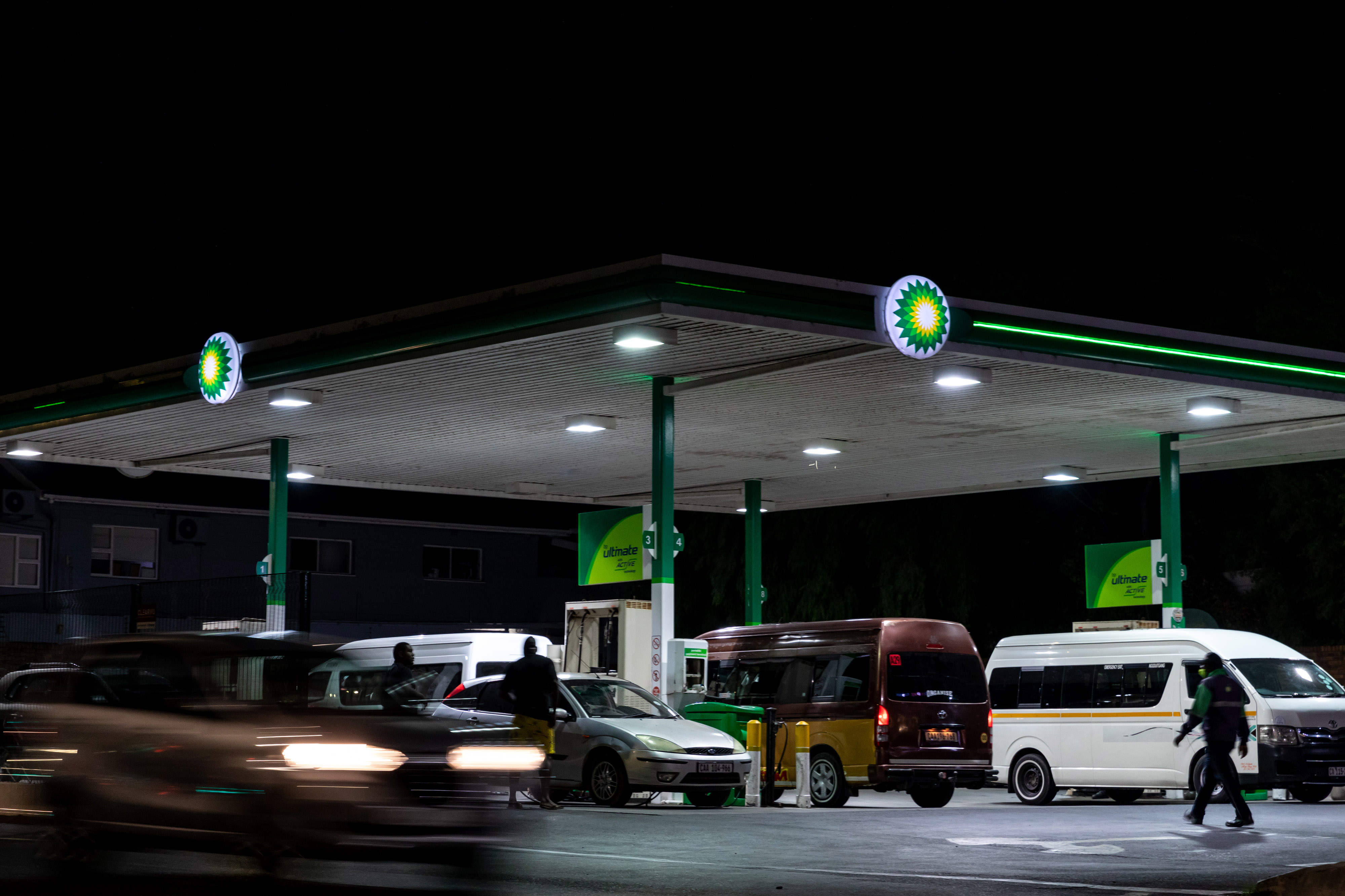 South Africa’s Dependence on Fuel Imports Set to Multiply - Bloomberg