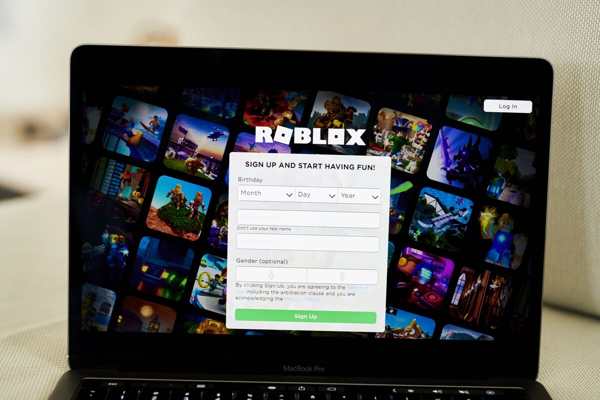 Roblox (RBLX) Earnings Miss Estimates on a Drop in Player Spending -  Bloomberg