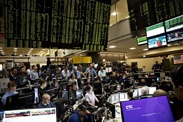 Trading In The Volatility Index Pit At The Cboe As VIX Index Tumbles