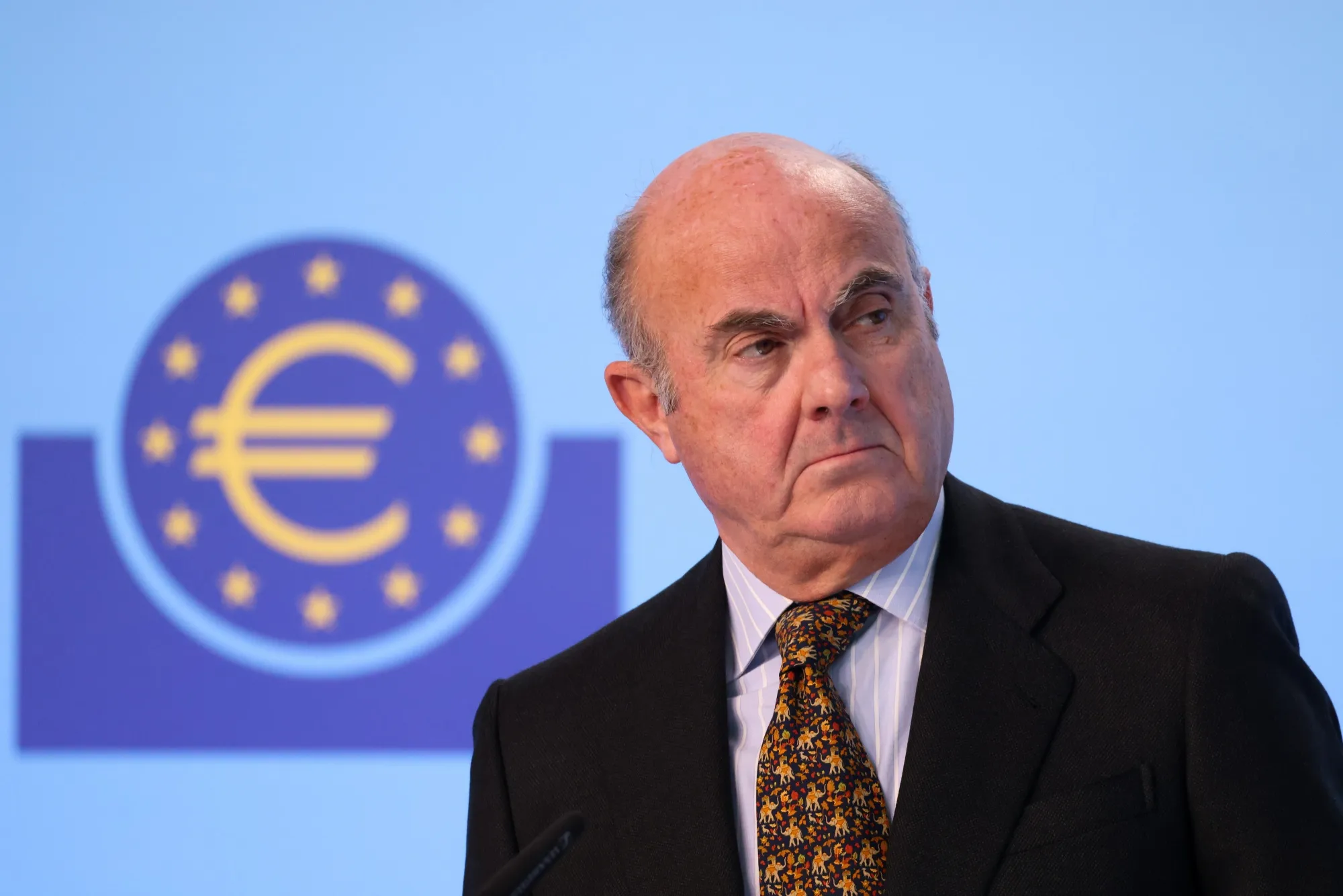 ECB’s Guindos Says Euro Gain Past $1.20 Would Be Complicated