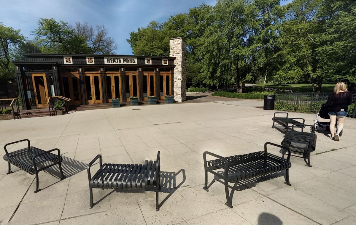How a Chicago Restaurant Has Stayed Open For Nearly Three Decades