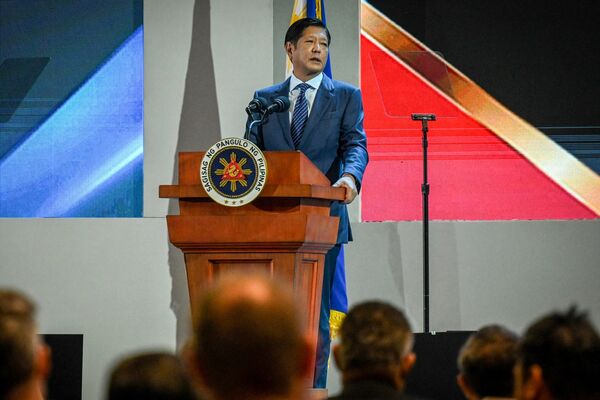 PHILIPPINES-US-BUSINESS-DIPLOMACY