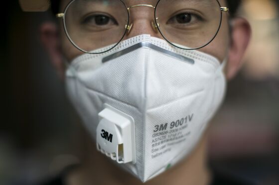 Bangkok Shuts Hundreds of Schools as Toxic Haze Shrouds City