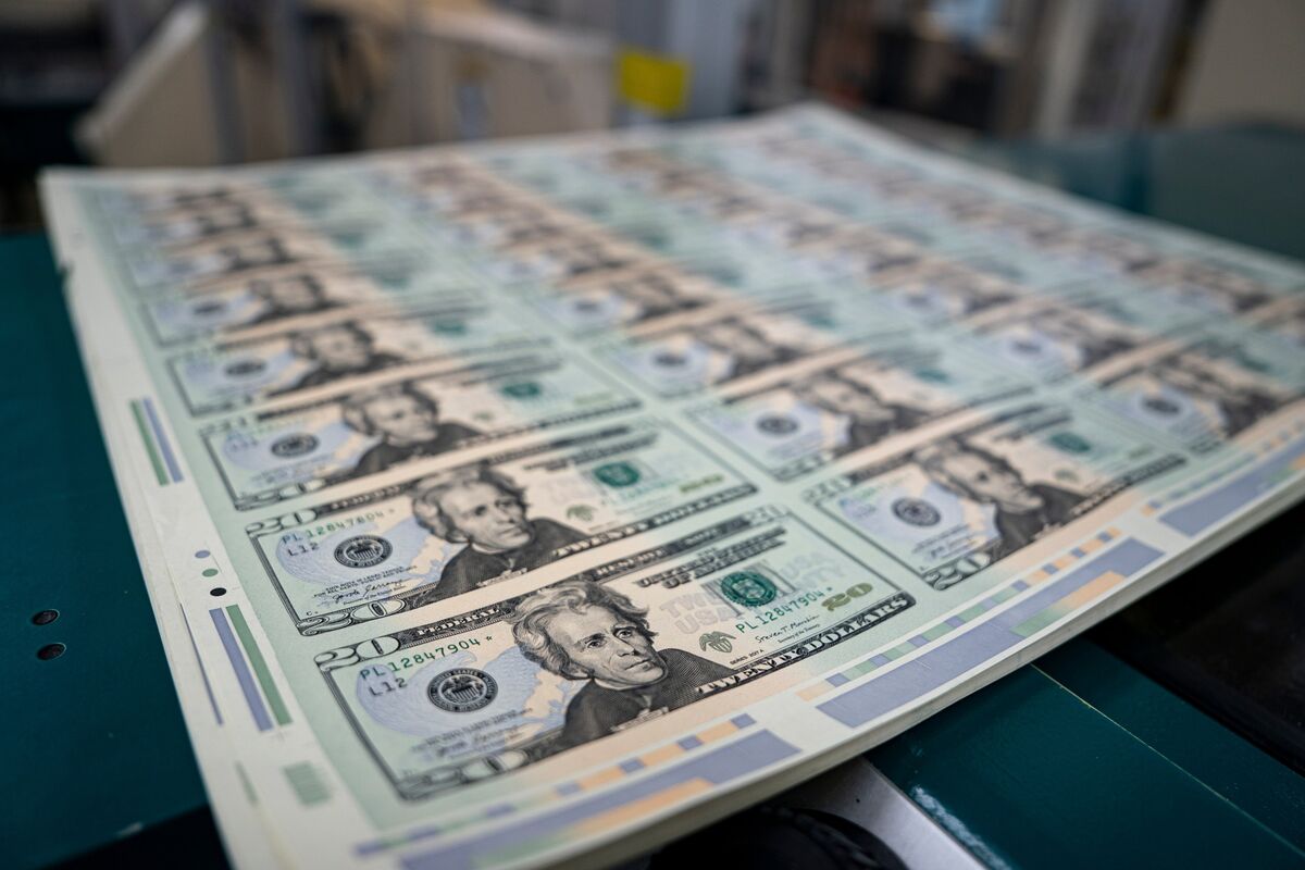 Dollar Gets Safe-Haven Flows as US-Iran Ceasefire Under Threat