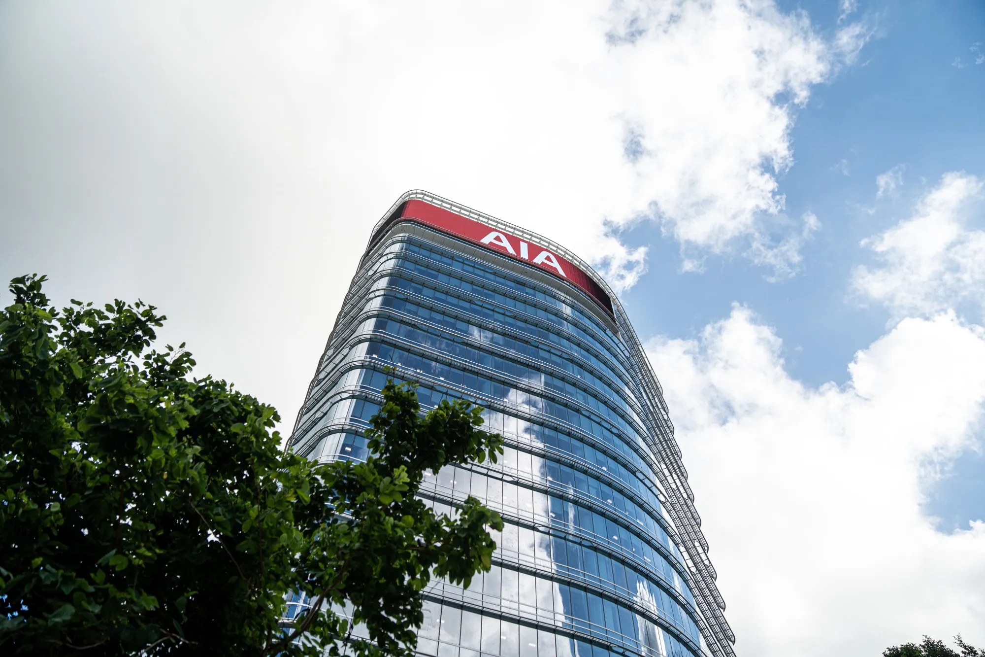 AIA Shares Surge 6% After Posting New Business Growth - Bloomberg