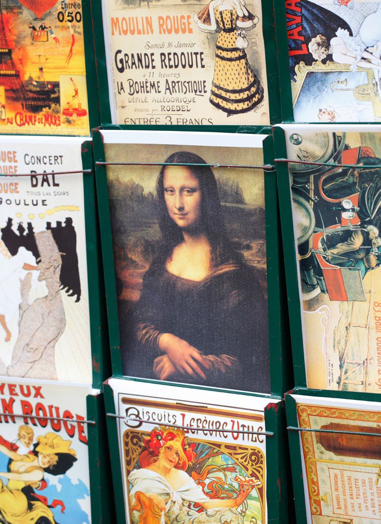 magazine stand with Mona Lisa image