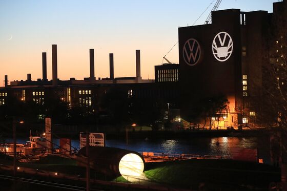 VW Labor Boss Warns Disunity Risks Damaging EU Single Market