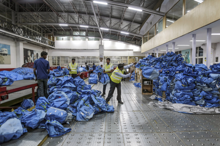 Seeing 200 Million Indians Shop Online, Allcargo Refocuses - Bloomberg