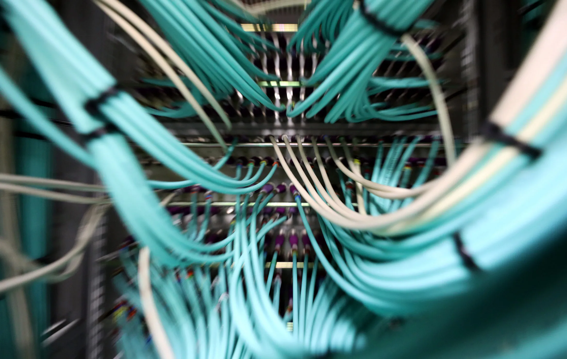 ベネズエラは仮想通貨を導入へ、ボリバル急落の中で大統領が方針表明 - Bloomberg