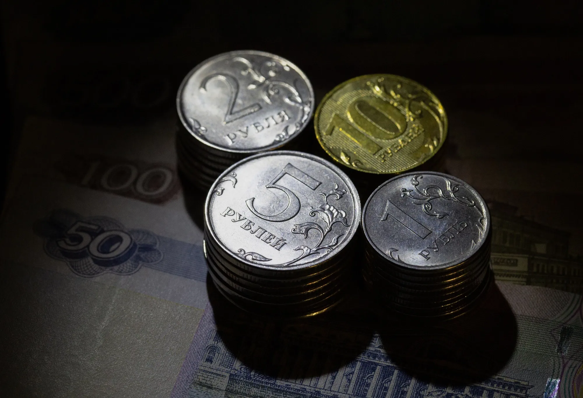 Goldman, JPMorgan Among Banks Offering More Russia-Linked Trades - Bloomberg