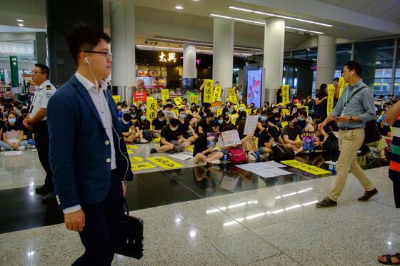 Cathay Pacific Blames Hong Kong Protests for Ticket Sales Dip