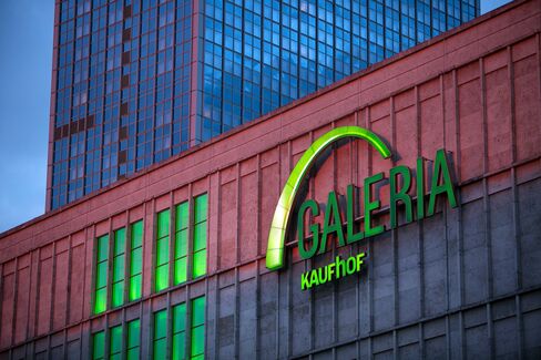 Hudson’s Bay Co. agreed to buy Metro AG’s Galeria Kaufhof stores for 2.83 billion euros ($3.2 billion) including net debt and other liabilities