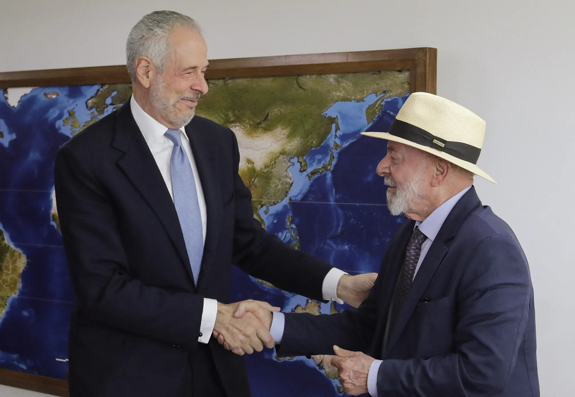 Luiz Inacio Lula da Silva, right,&nbsp;shakes hands with Andre Correa do Lago after naming him as President of the UN climate conference COP30 at the Planalto Palace in Brasilia, on Jan. 21.&nbsp;